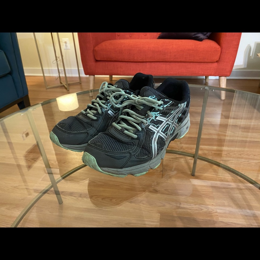 Gel ASICS tennis shoes size 10